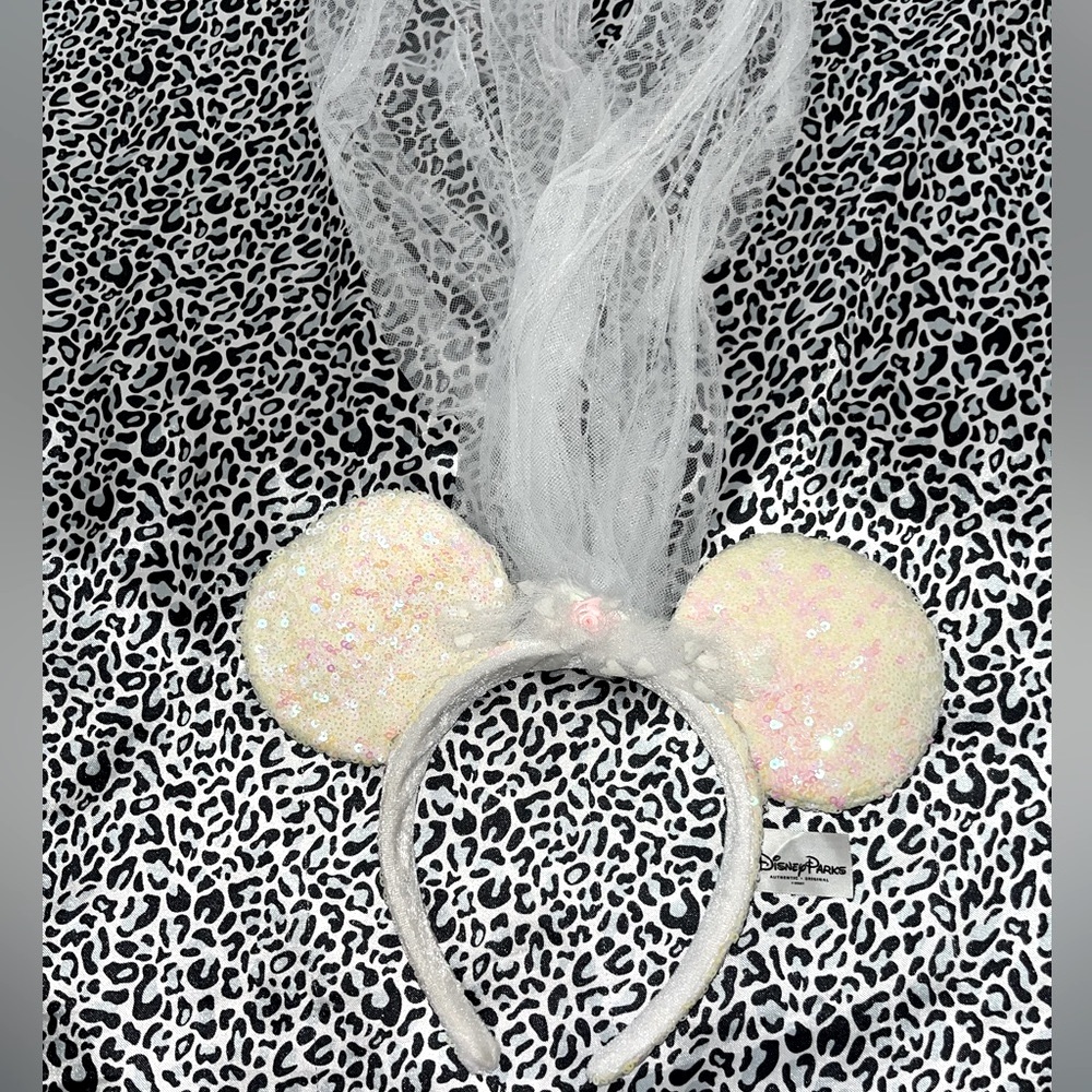 Sequin White Disney Mouse Ears w/ Vail